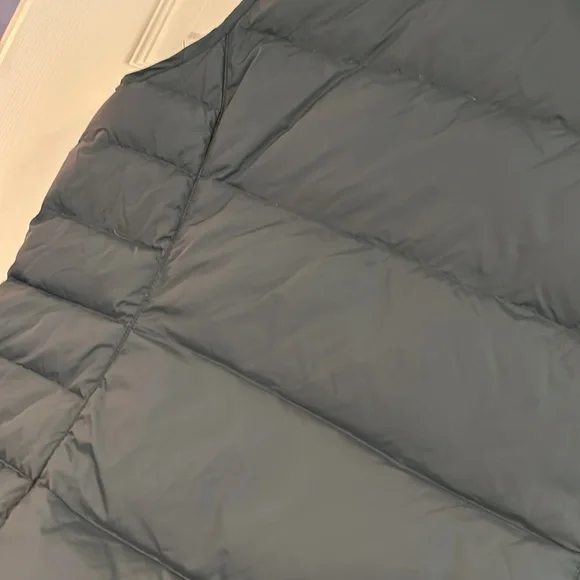 Lands’ End Women’s Down Vest in Hunter Green, size M (10-12) - Picture 5 of 7